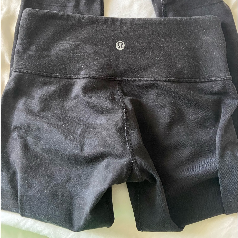 Lululemon size 4